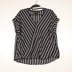 NWT W5 Blouse Size Medium